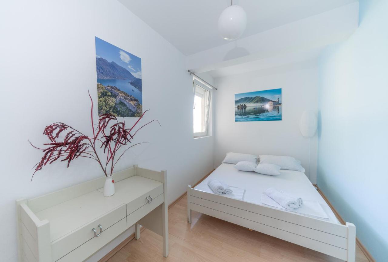 Sunshine Apartment Kotor Exterior photo