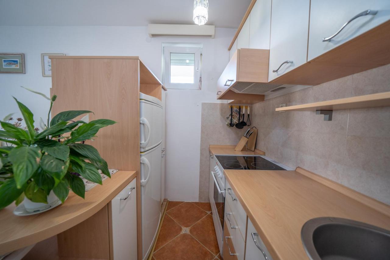 Sunshine Apartment Kotor Exterior photo